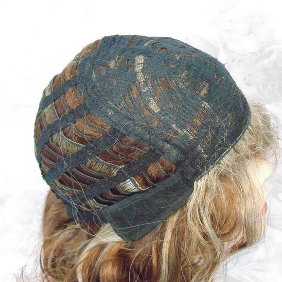 NWT Medium Length Curly Brown Blonde Wig - Picture 8 of 8